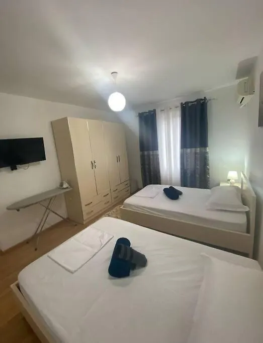 Cozy Apartment 티라나 0*,