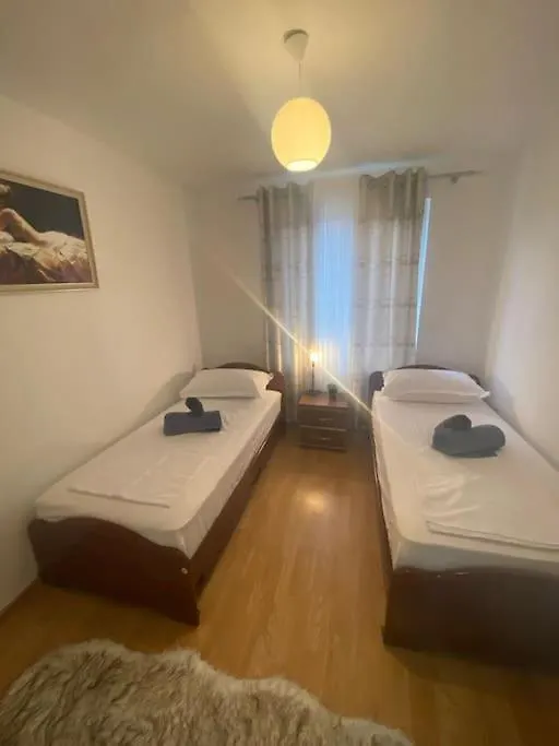 Cozy Apartment 티라나